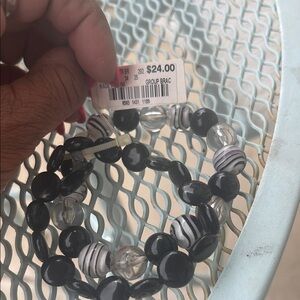 Elegant Black and White Beaded Bracelet